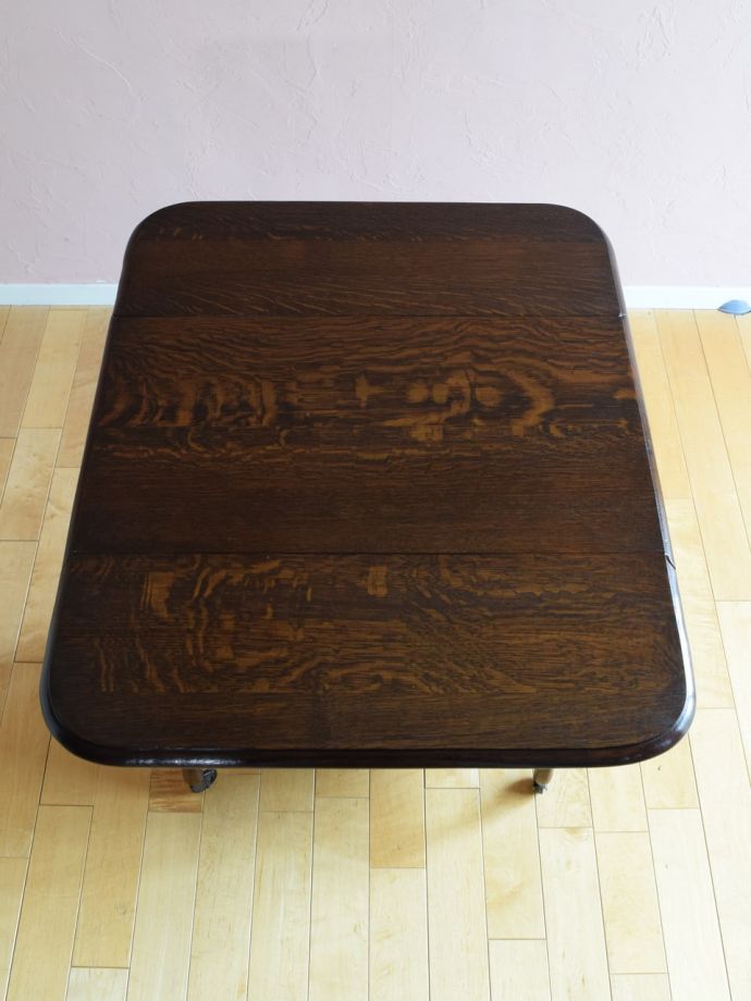 天板を広げた折り畳みワゴン