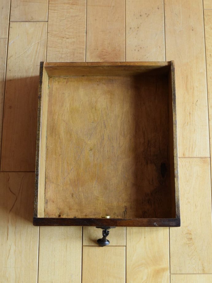 アンティークワゴンの引き出し