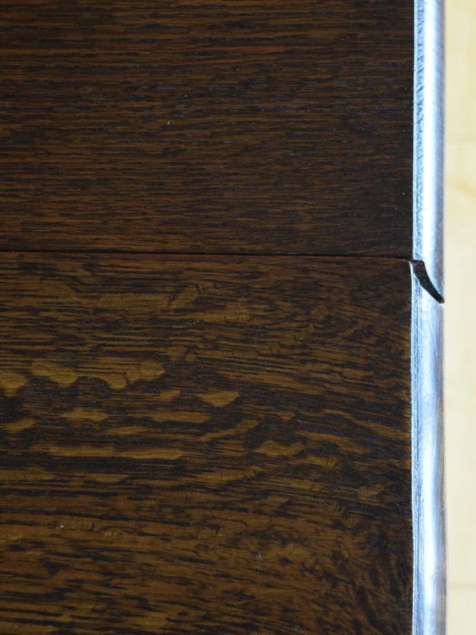 アンティークワゴンの木目