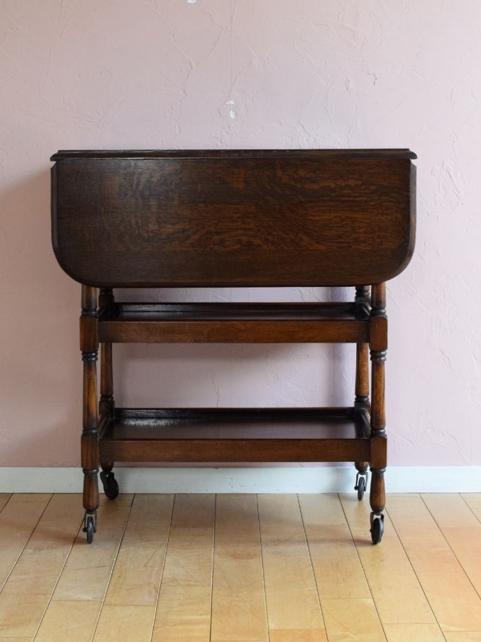 アンティークワゴンの後ろ姿