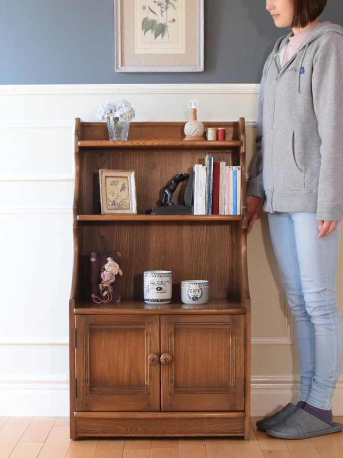 アンティーク家具　アンティーク アーコールブックシェルフ　見た目はもちろん実用的に使いやすいオープン棚扉が付いていないオープンタイプの本棚は、便利に使える実力派。(k-2896-f)