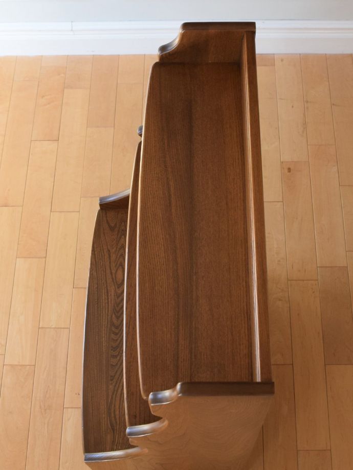 アンティーク家具　アンティーク アーコールブックシェルフ　上から見てみると･･･天板の塗装も修復の際、もちろんキレイにお直ししました。(k-2896-f)