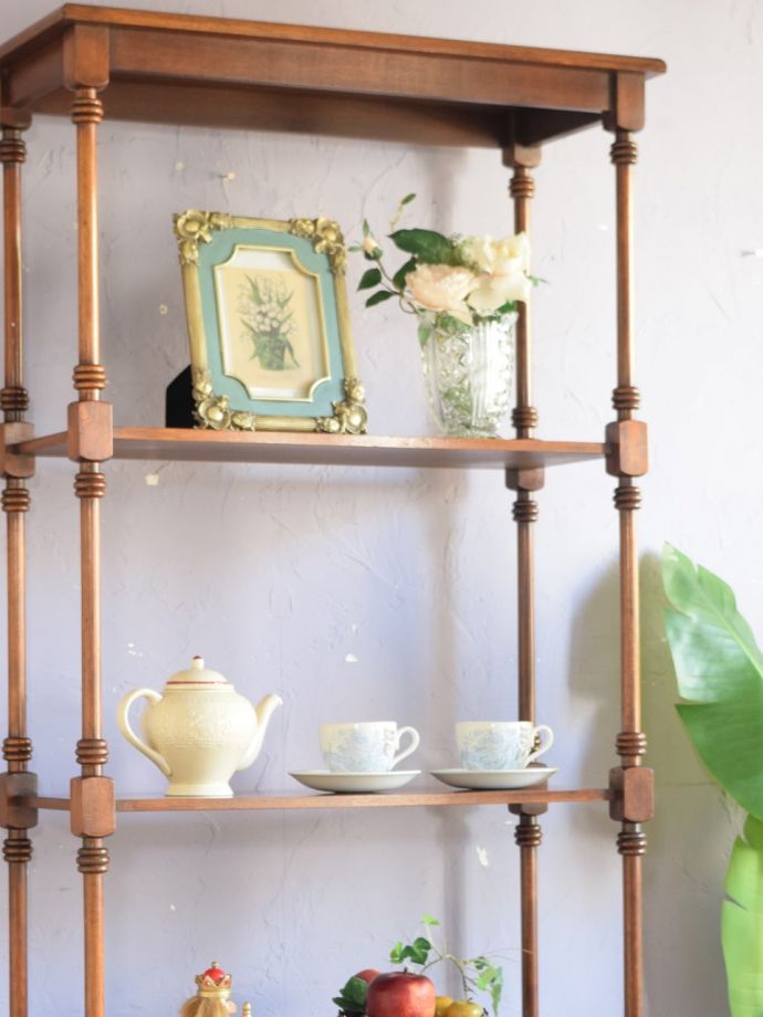 アンティーク家具らしい美しい木目