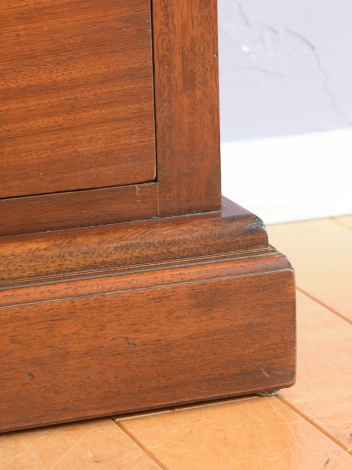 アンティーク家具の脚