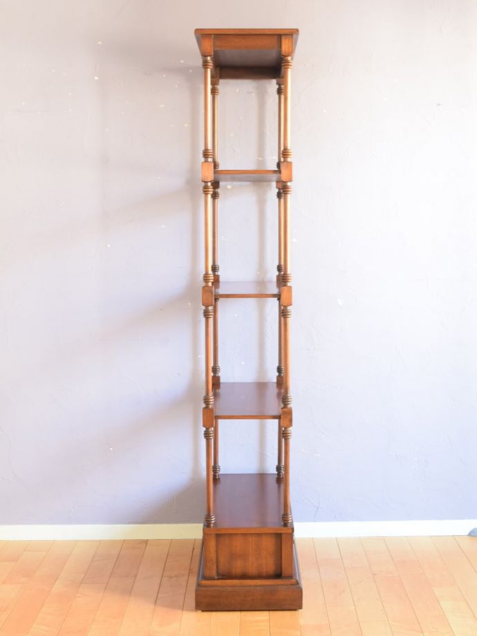 オープンシェルフの側面