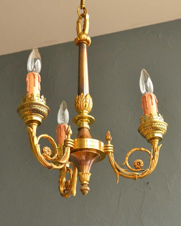 (真鍮)シャンデリア 3灯 クラシックデザイン(handle) アンティーク風の真鍮製シャンデリア（3灯・電球なし）(cr-513-g