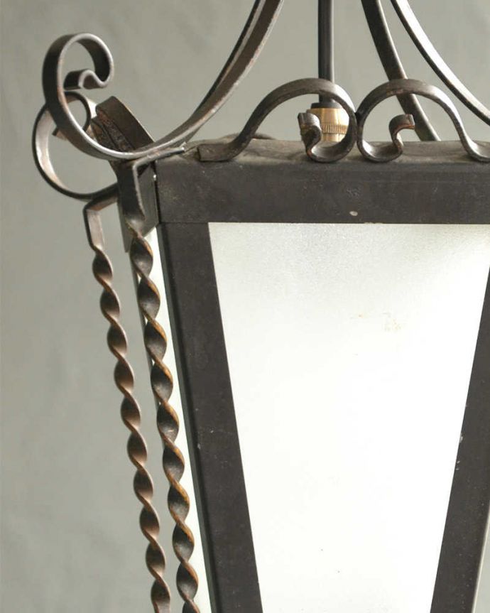 シャンデリア　照明・ライティング　フランス輸入のアイアン×ガラスのアンティーク ランプ（Ｅ17シャンデリア球付）。。(k-2900-z)