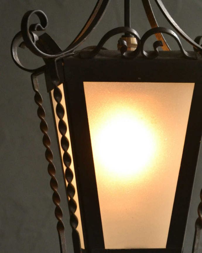 シャンデリア　照明・ライティング　フランス輸入のアイアン×ガラスのアンティーク ランプ（Ｅ17シャンデリア球付）。。(k-2900-z)