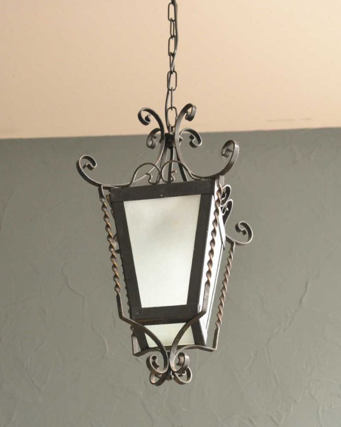 シャンデリア　照明・ライティング　フランス輸入のアイアン×ガラスのアンティーク ランプ（Ｅ17シャンデリア球付）。。(k-2900-z)