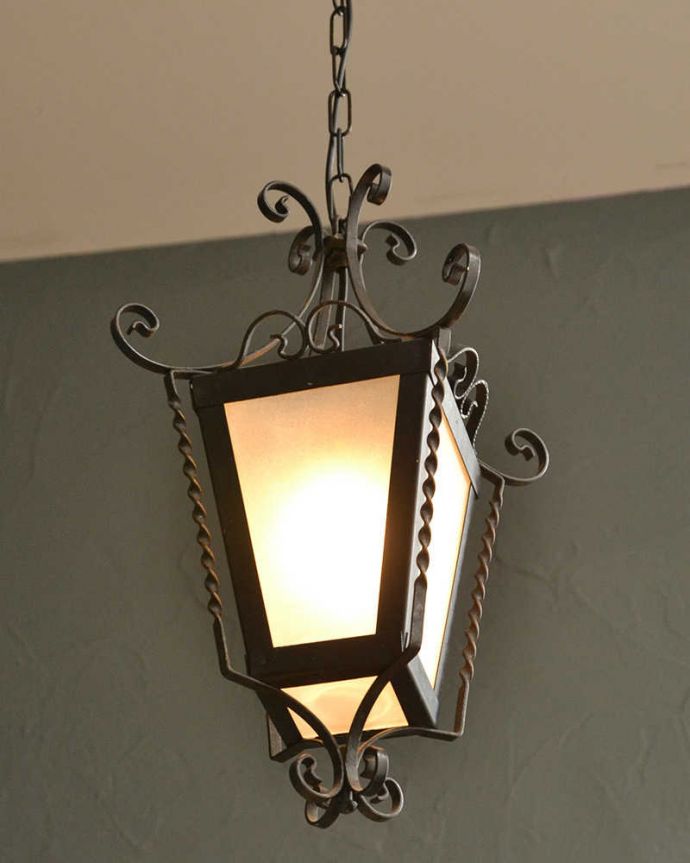 シャンデリア　照明・ライティング　フランス輸入のアイアン×ガラスのアンティーク ランプ（Ｅ17シャンデリア球付）。。(k-2900-z)