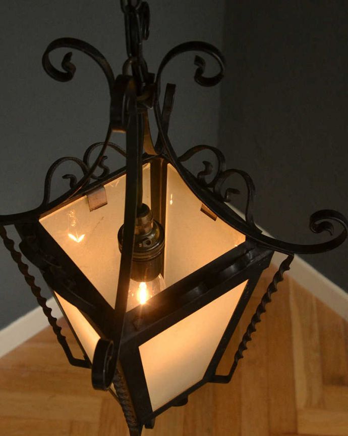 シャンデリア　照明・ライティング　フランス輸入のアイアン×ガラスのアンティーク ランプ（Ｅ17シャンデリア球付）。。(k-2900-z)