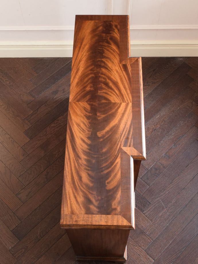 サイドボードの天板