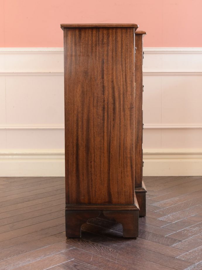 サイドボードの側面