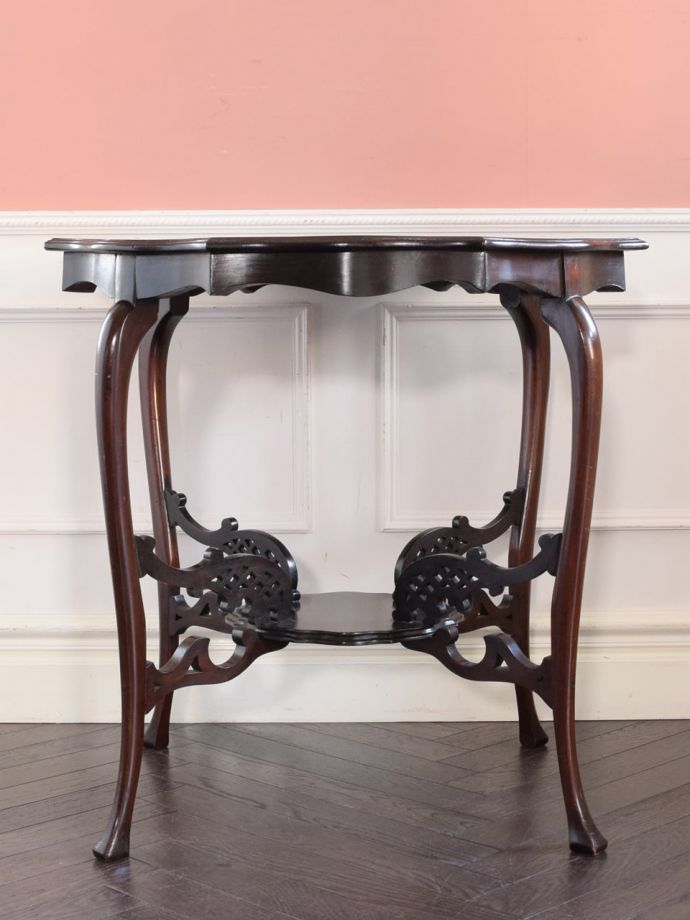 オケージョナルテーブルの側面