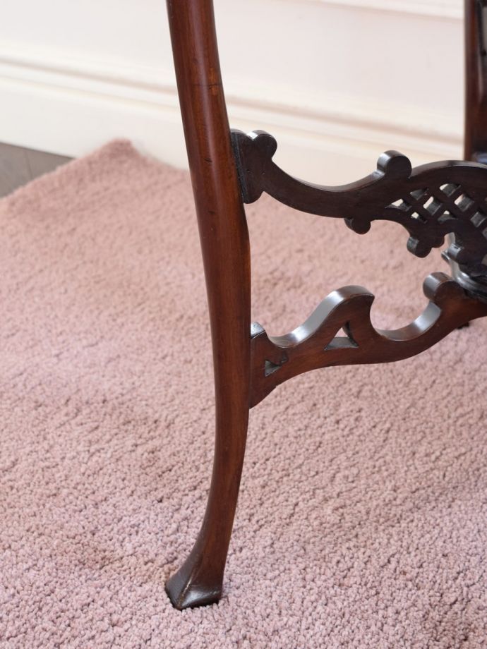 アンティーク家具の脚