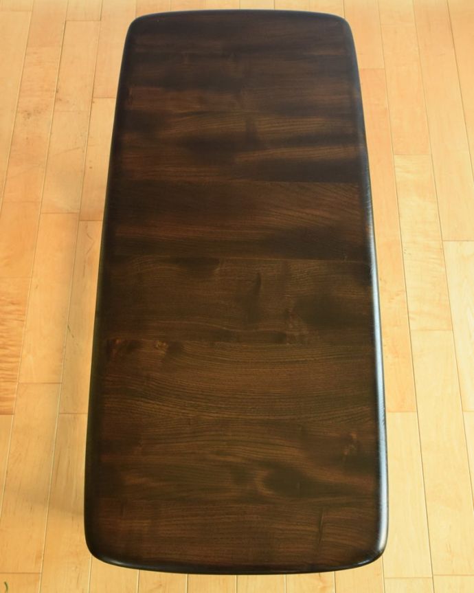 アーコールのコーヒーテーブルの天板