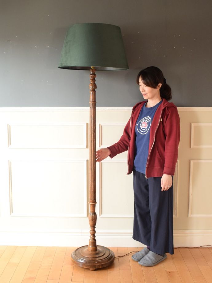 アンティークの照明、フロアランプ