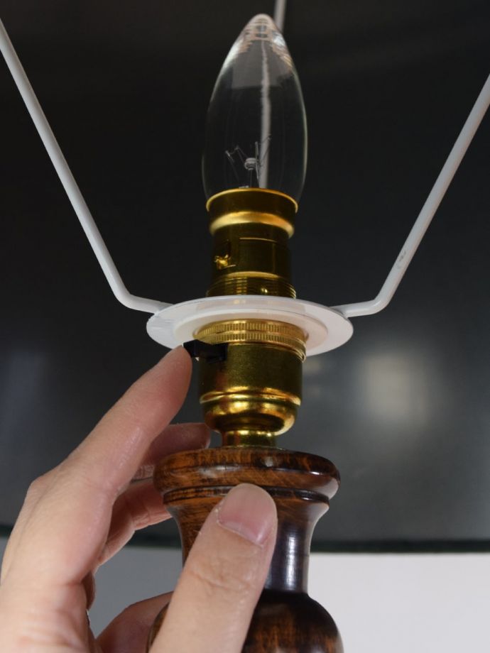 フロアランプのスイッチ