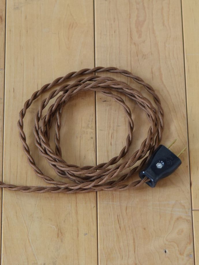 フロアランプのコード