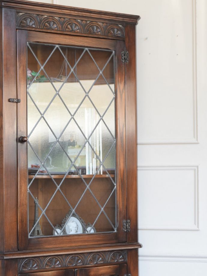 アンティークガラスの扉