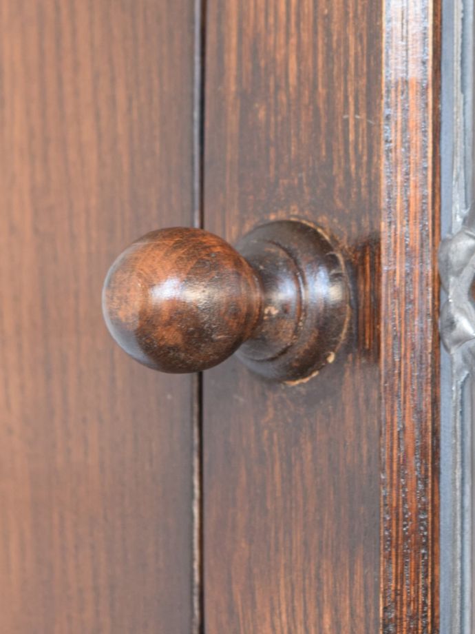 コーナー用キャビネットの取っ手