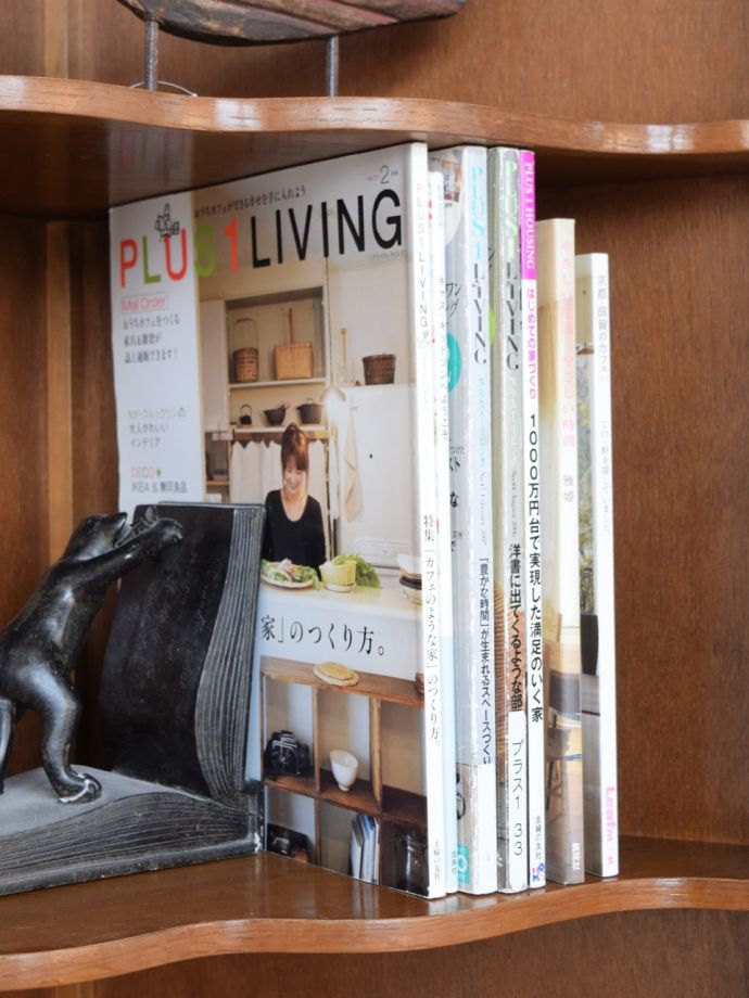 キャビネットの扉を開けると