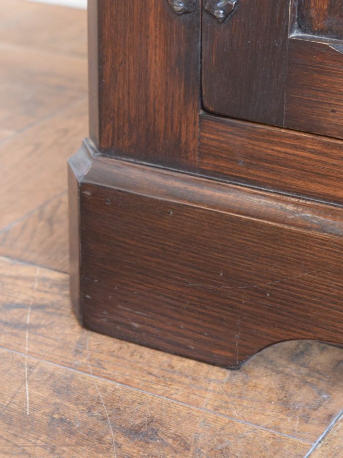 アンティーク家具の脚