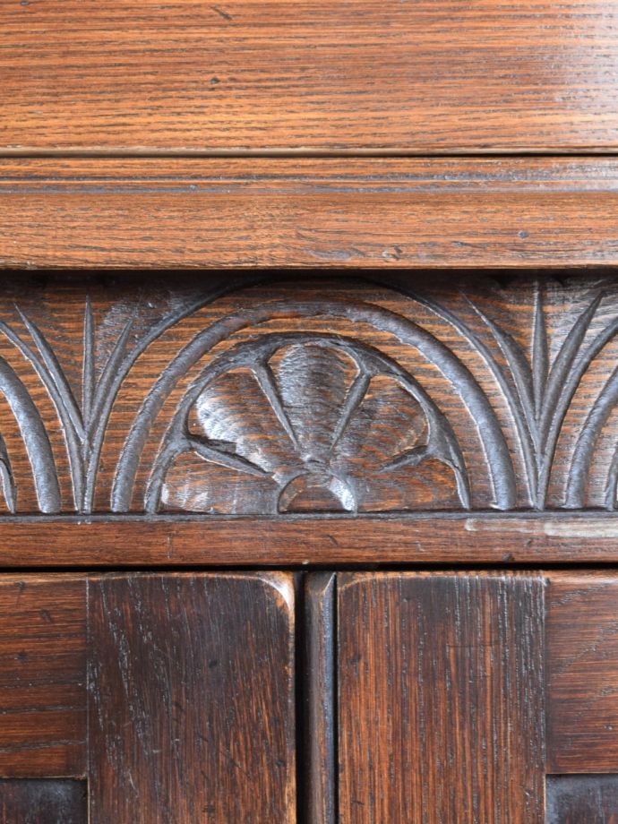 キャビネットの装飾