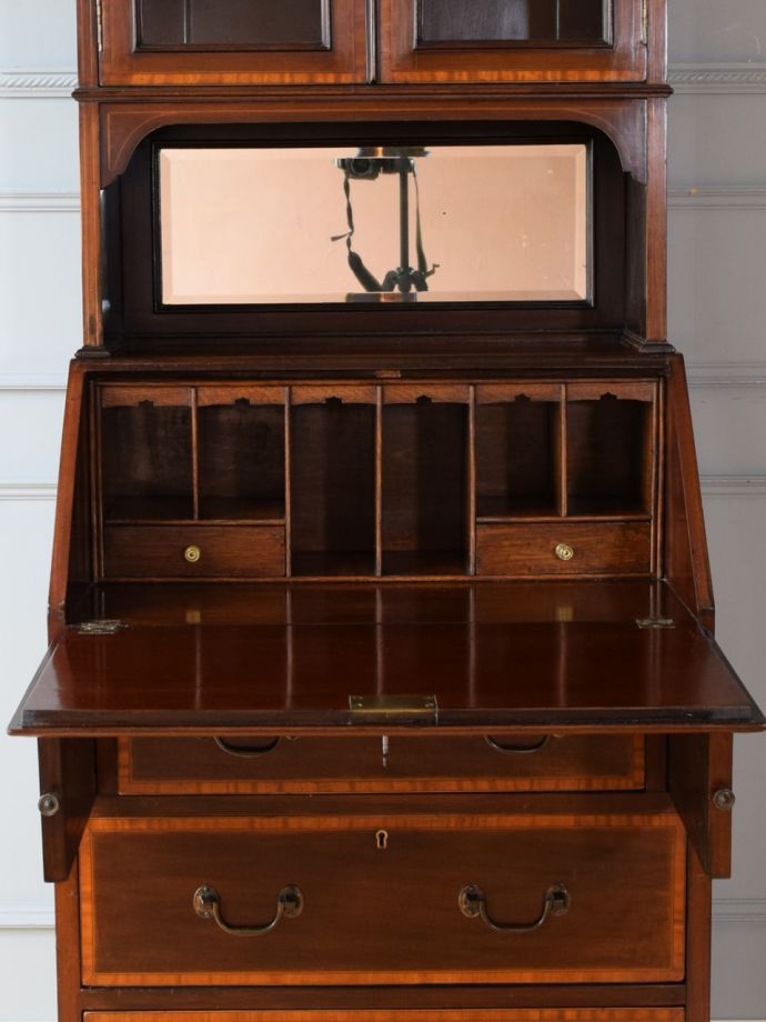 ビューローの扉の中