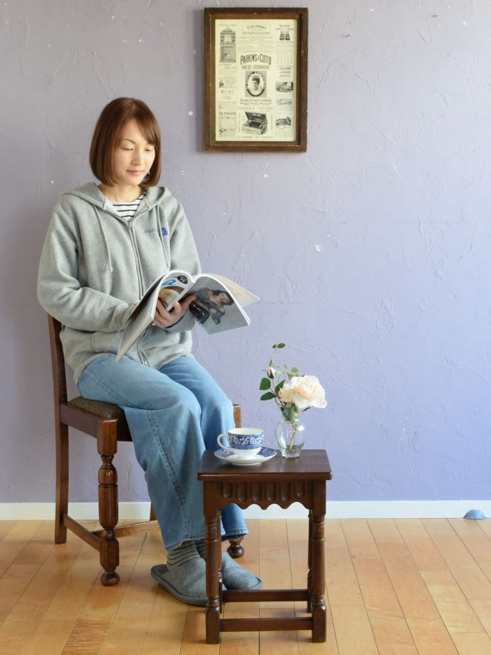 アンティークのコーヒーテーブル