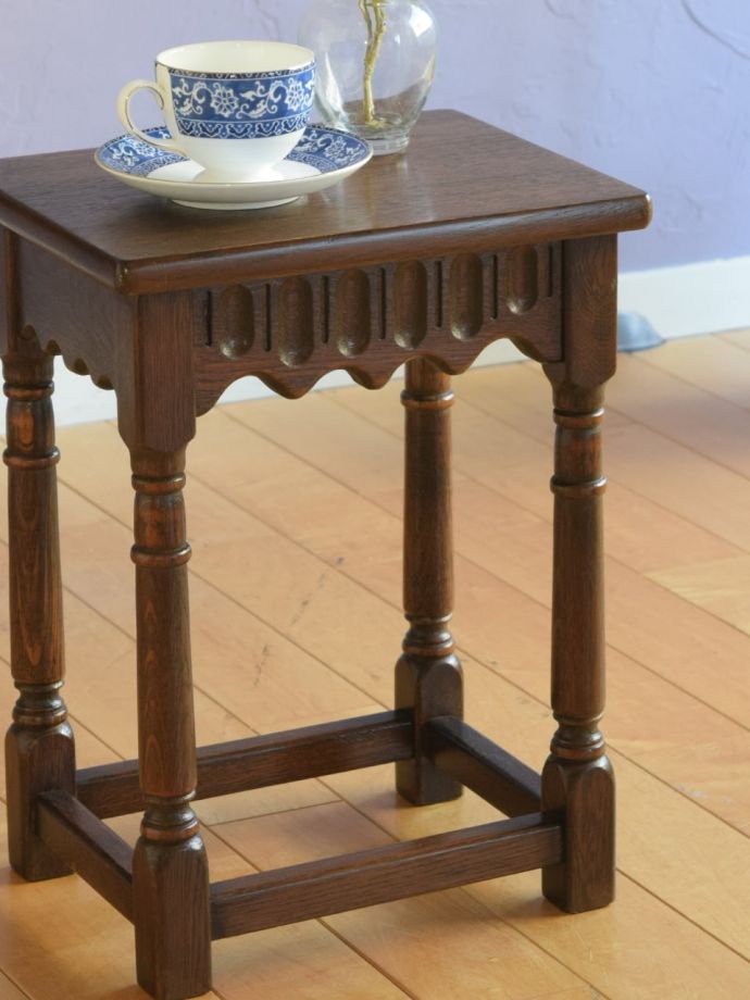 英国のアンティーク家具らしいデザイン