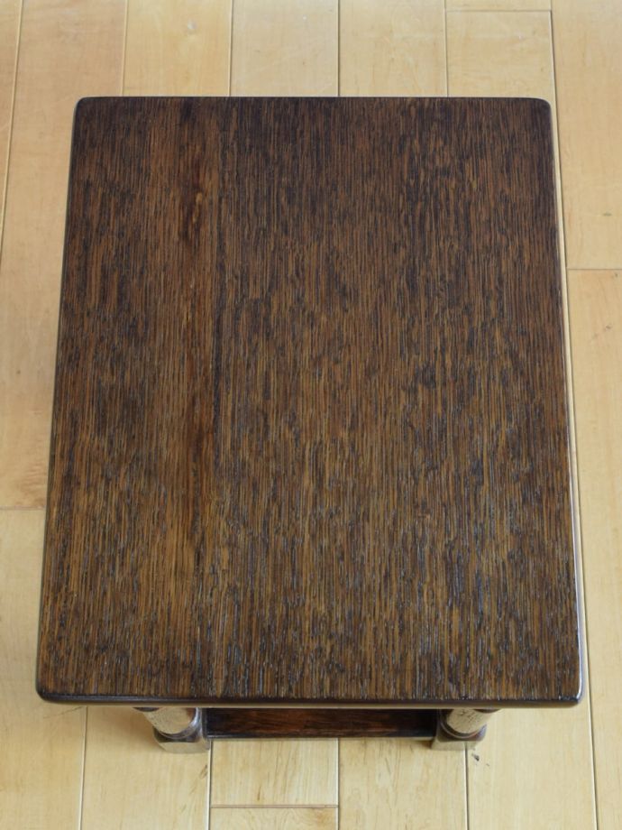 アンティークのテーブルの天板