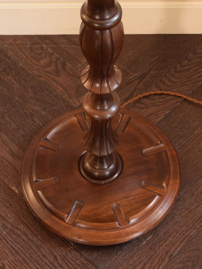 フロアランプの土台