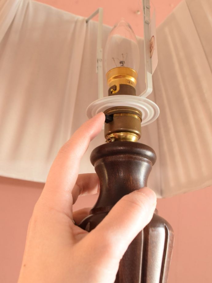 フロアランプのスイッチ