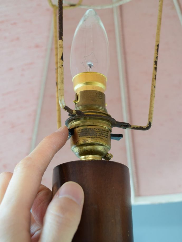 フロアランプのスイッチ