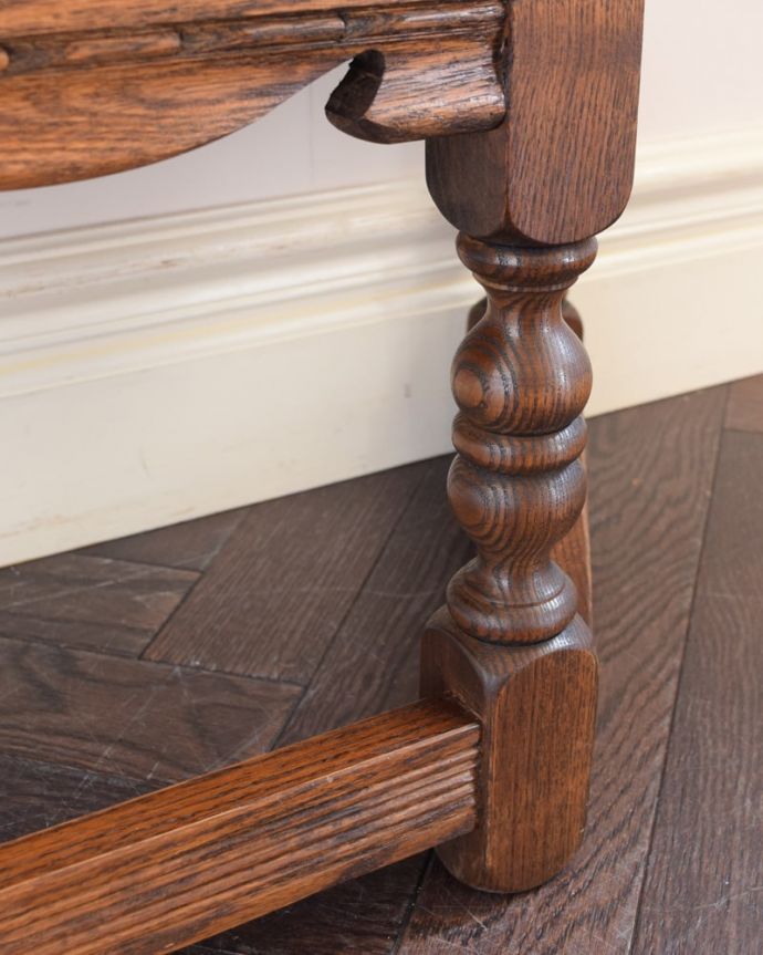 アンティーク家具の脚