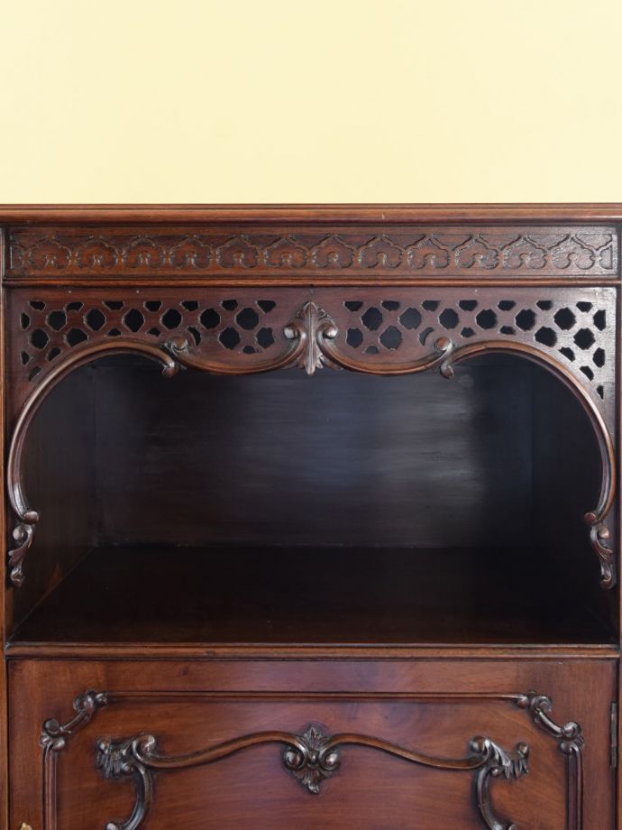 アンティーク家具の装飾