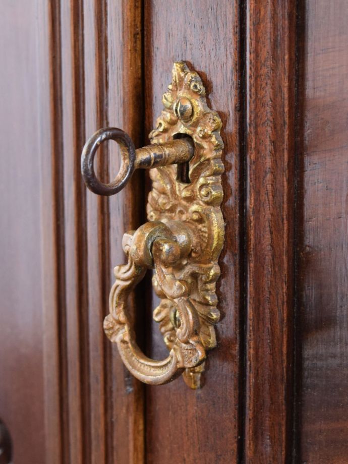 アンティークの鍵と取っ手