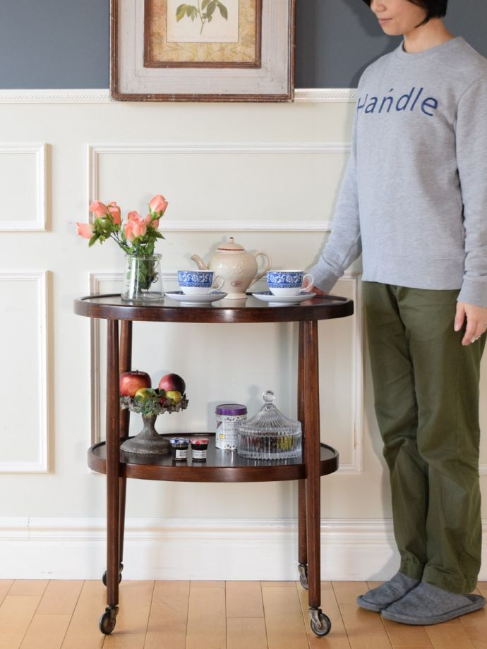 英国アンティークのワゴン