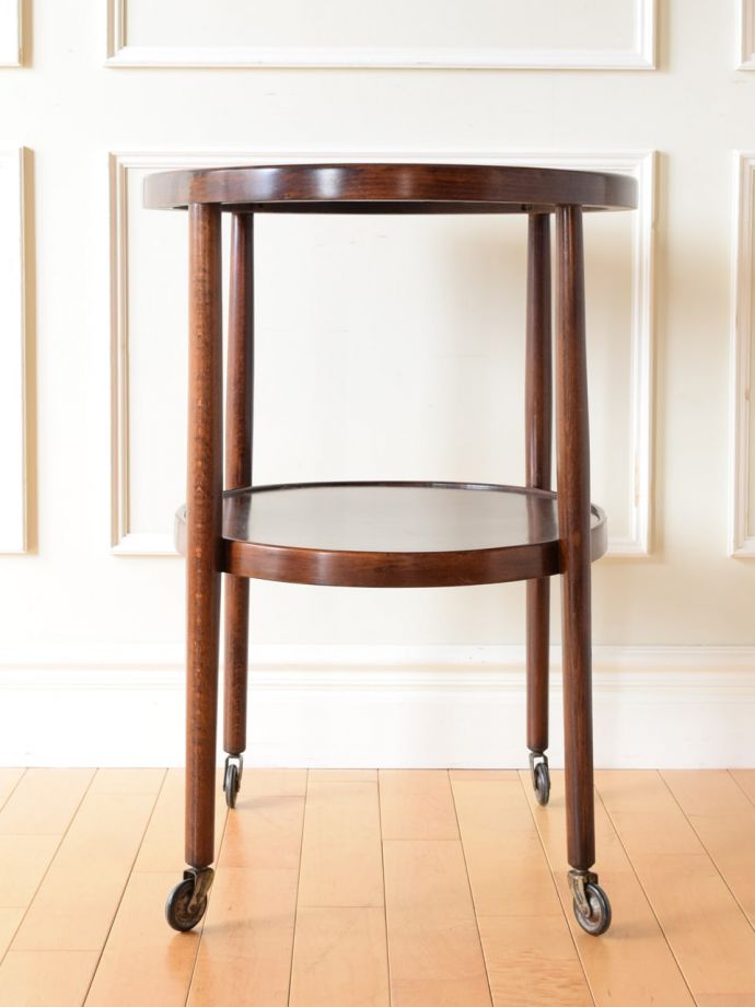 アンティークワゴンの側面