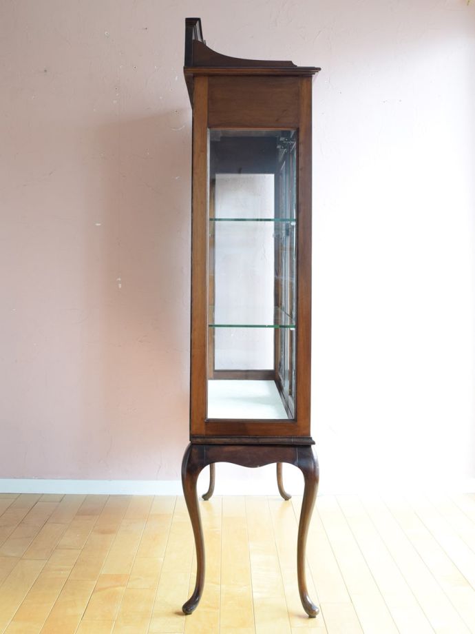 キャビネットの側面