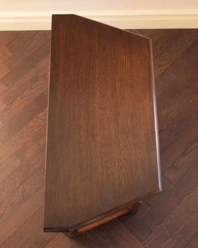 アンティーク家具　アンティーク コンソールテーブル　天板はテーブル代わりに使えます上から天板を見ると、こんな感じでキレイに仕上げました。(k-2928-f)