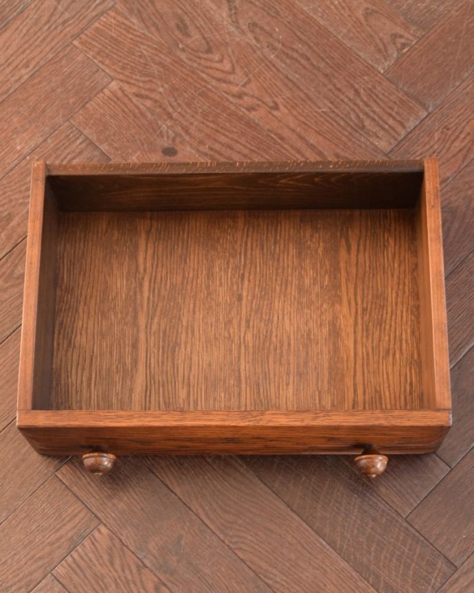 アンティーク家具　アンティーク コンソールテーブル　引き出しの中もキレイですちょっとした引き出しはとっても便利に使えます。(k-2928-f)