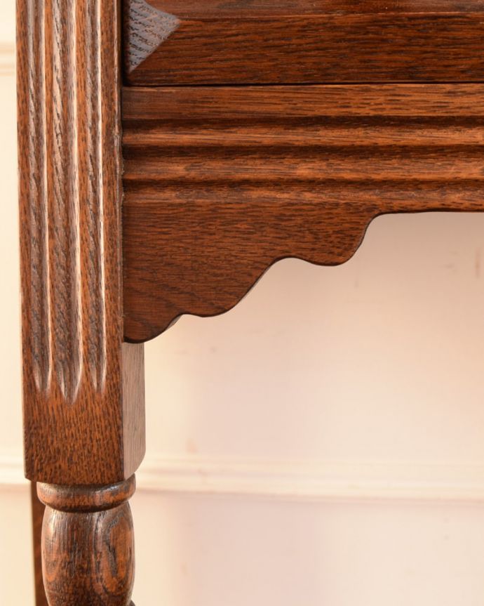 アンティーク家具　アンティーク コンソールテーブル　うっとりする美しさアンティークだから手に入る美しい彫。(k-2928-f)