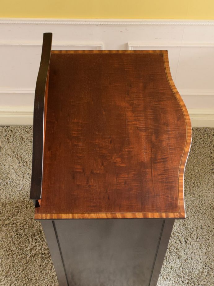 アンティークキャビネットの天板