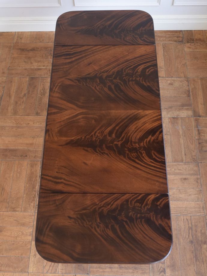 アンティークのテーブル　アンティーク家具　アンティーク ソファーテーブル　天板もキレイにお直ししました。(k-2932-f)