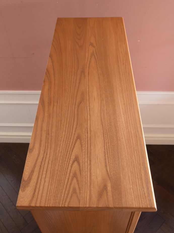 ビンテージキャビネットの天板