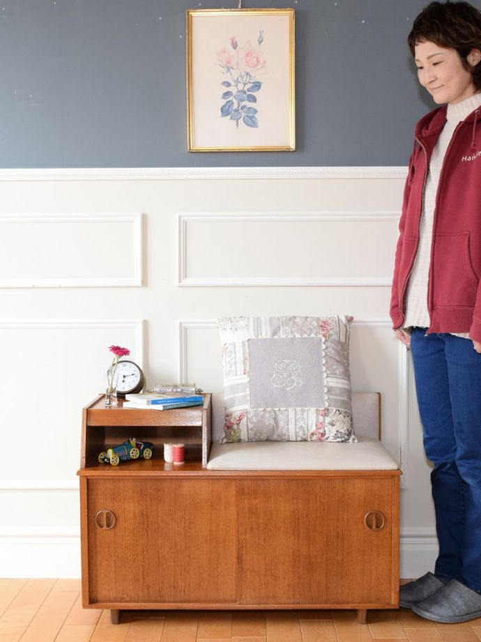 北欧スタイルのビンテージキャビネット