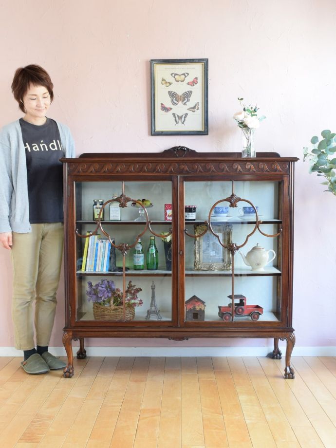 英国アンティークのガラスキャビネット