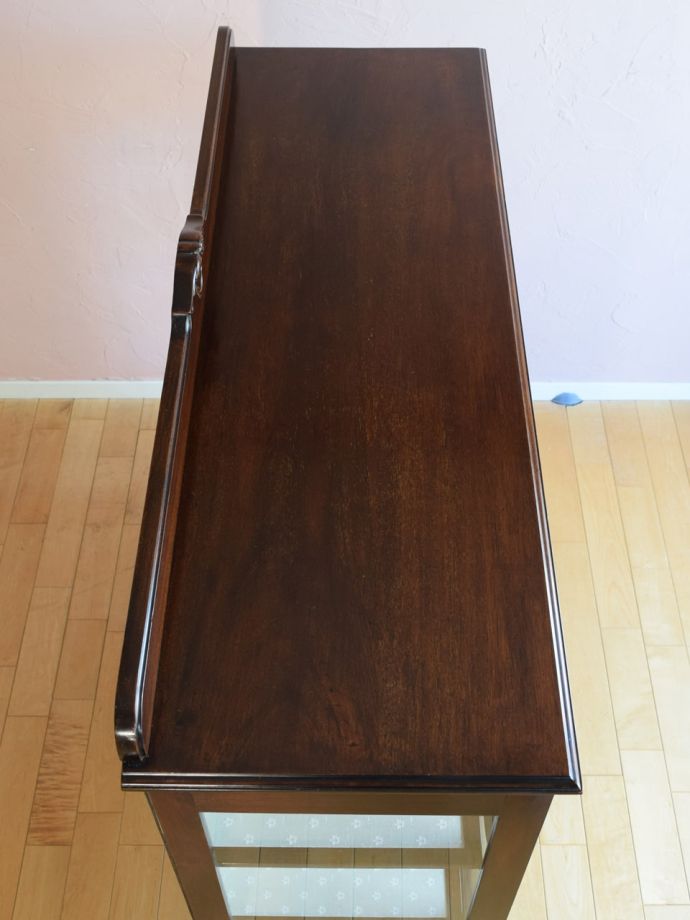 アンティークキャビネットの天板